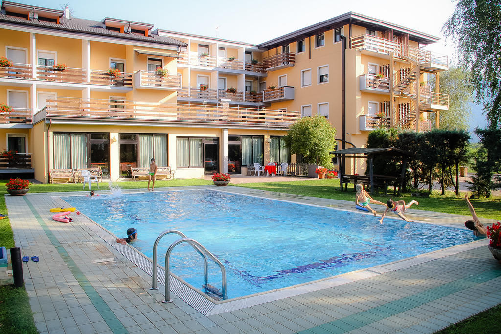 Hotel Dolomiti Левіко-Терме Екстер'єр фото
